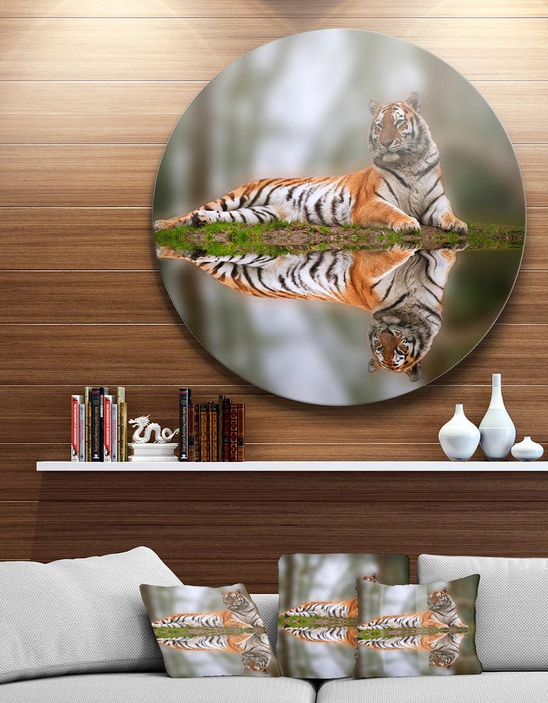 DesignQ Tiger Reflecting in Water - Animal Photography Round Wall Art