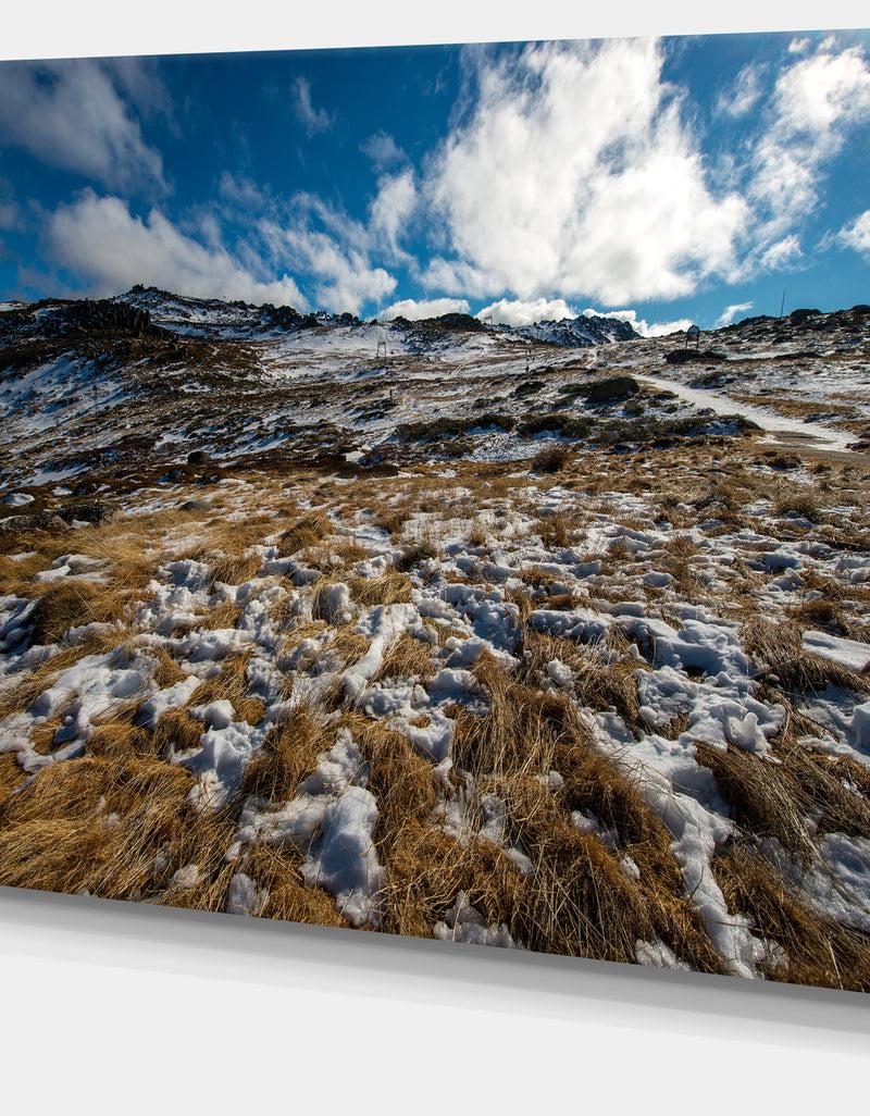 DesignQ Top Of Kosciuszko National Park - Large Seashore Canvas Print
