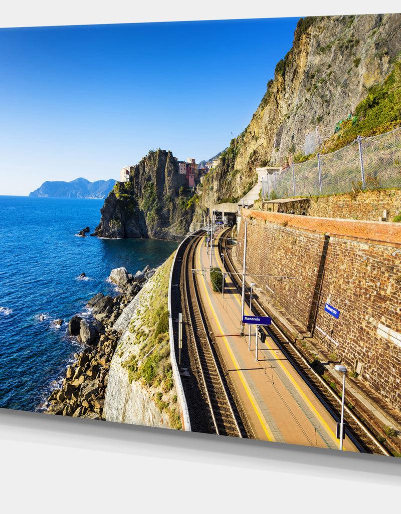 DesignQ Train And Railroad Station In Manarola - Oversized Landscape Wall Art Print