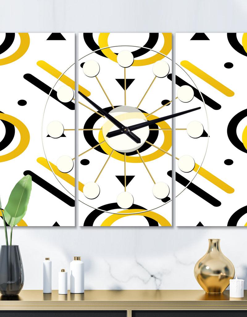 DesignQ Trendy Black and Gold Triangular Pattern I - Oversized Mid-Century wall clock - 3 Panels