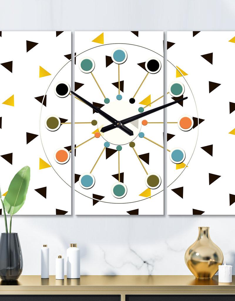 DesignQ Trendy Black and Gold Triangular Pattern - Oversized Mid-Century wall clock - 3 Panels