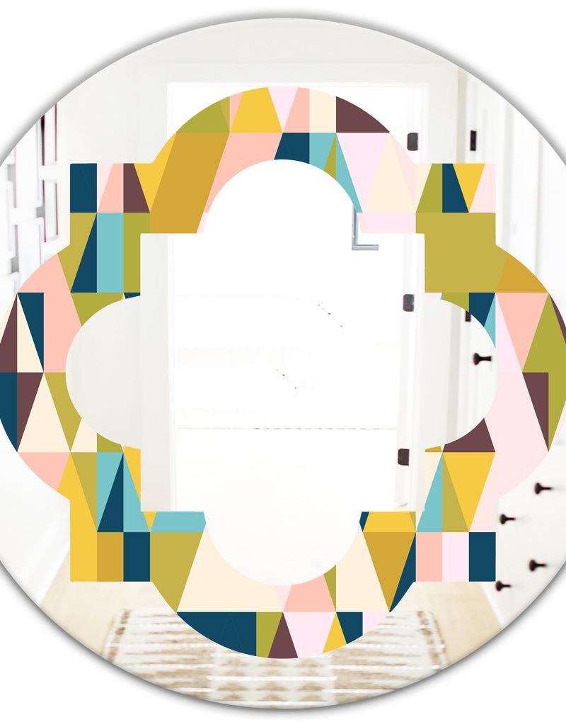 DesignQ Triangular Retro Design I - Modern Round Or Oval Wall Mirror - Quatrefoil