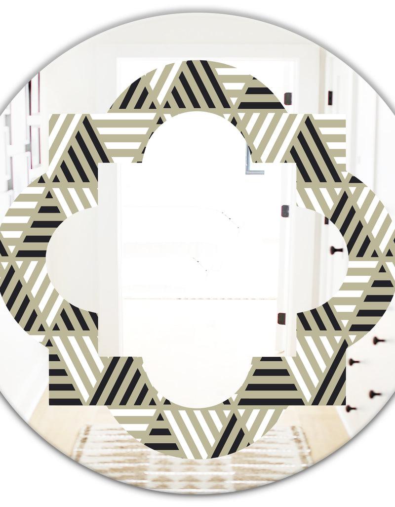 DesignQ Triangular Retro Design VIII - Modern Round Or Oval Wall Mirror - Quatrefoil