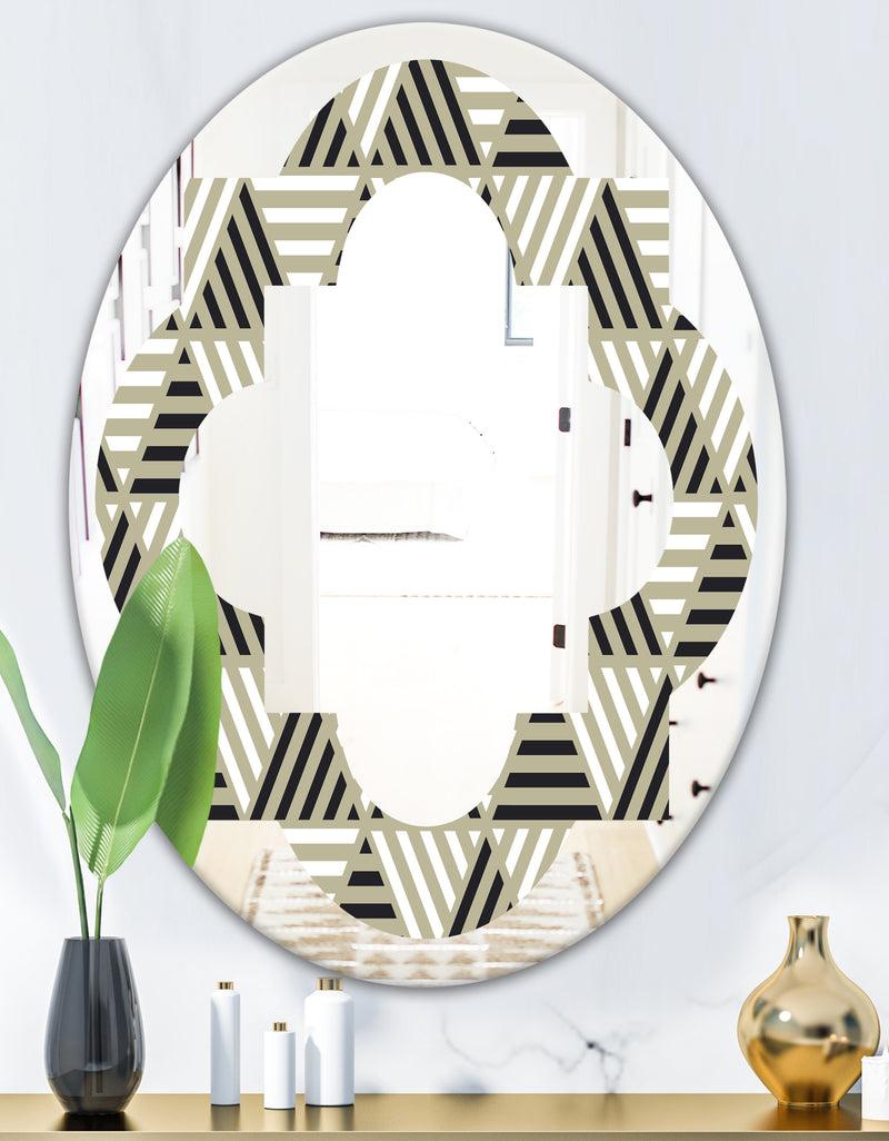 DesignQ Triangular Retro Design VIII - Modern Round Or Oval Wall Mirror - Quatrefoil
