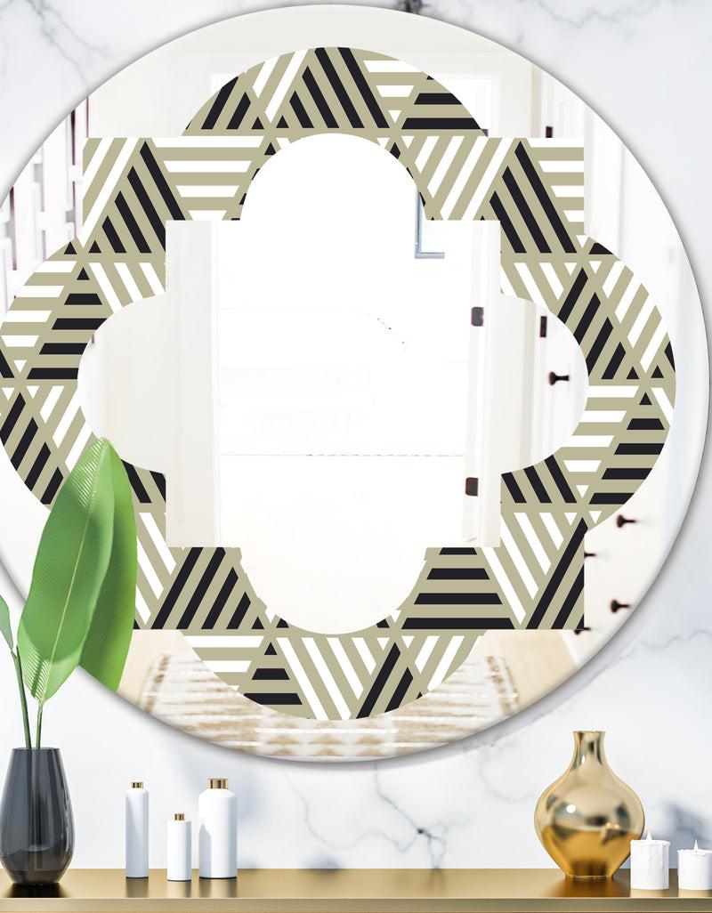 DesignQ Triangular Retro Design VIII - Modern Round or Oval Wall Mirror - Quatrefoil