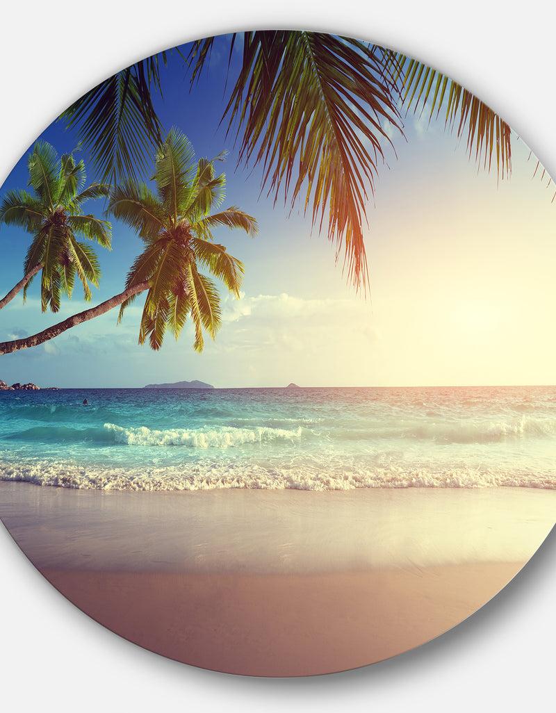 DesignQ Typical Sunset On Seychelles Beach - Seascape Circle Wall Art