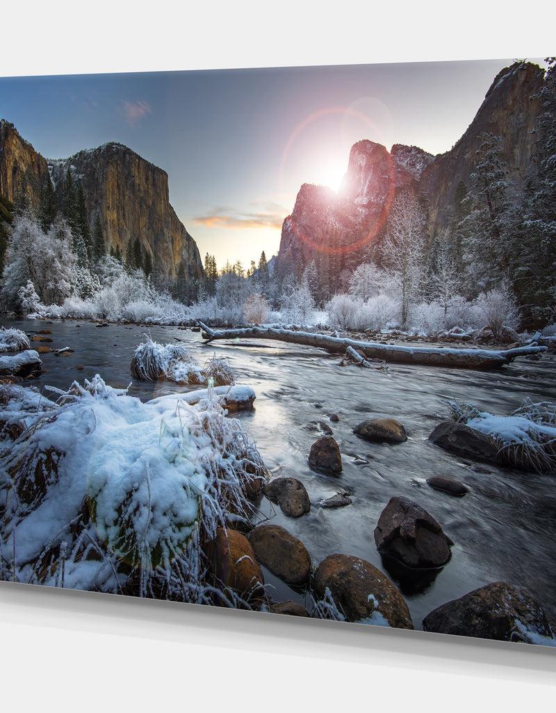 DesignQ Valley View In Yosemite Natioal Park - Landscapes Photography On Wrapped Canvas