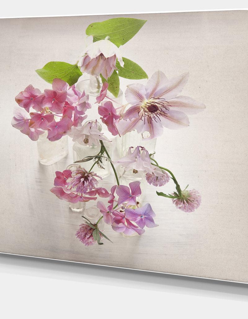 DesignQ Vintage Pink Flowers - Floral Art Painting Canvas Print