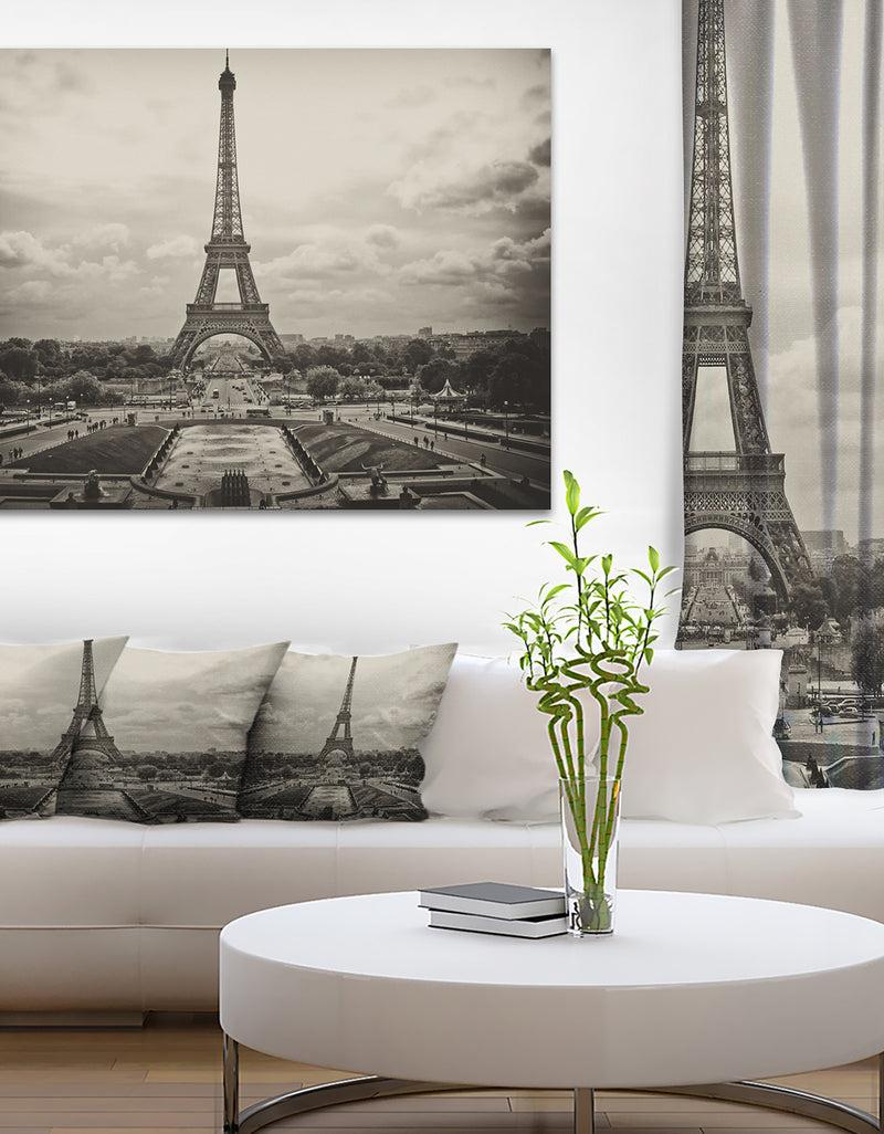 DesignQ Vintage View of Paris France - Cityscape Photo Canvas Print