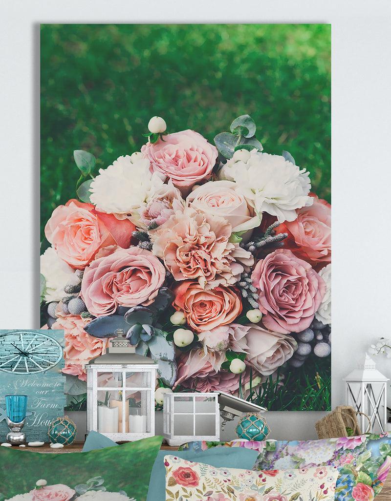 DesignQ Wedding bouquet on grass - Cottage Canvas Wall Art
