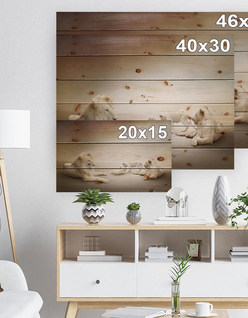 DesignQ White Lion Family - Animal Print On Natural Pine Wood