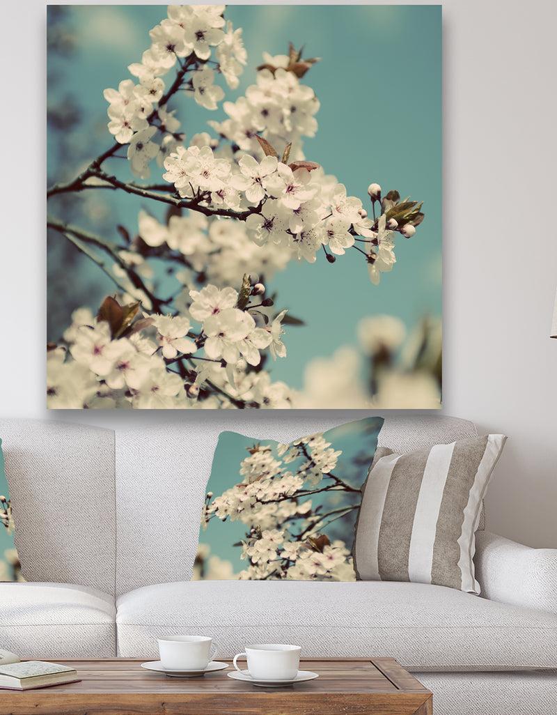DesignQ White Spring Blossom - Cottage Premium Canvas Wall Art
