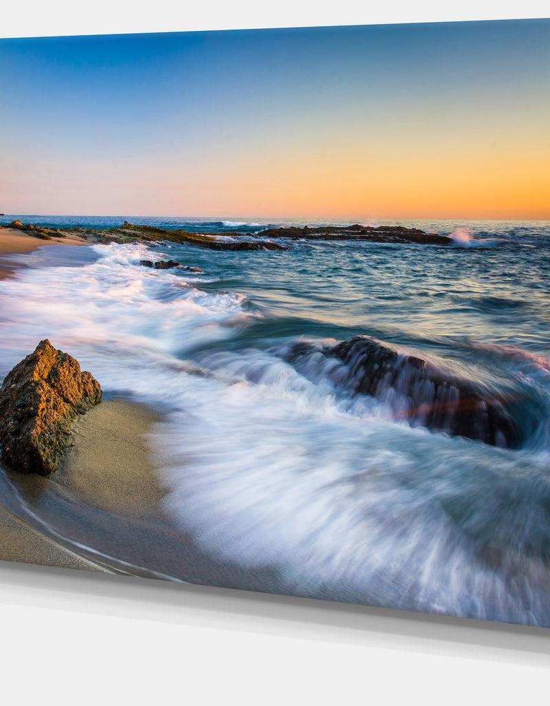 DesignQ White Waves Crashing On Rocks - Seashore Canvas Wall Art
