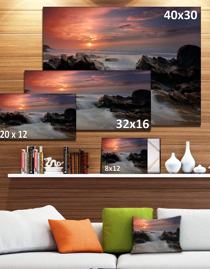 DesignQ White Waves Rushing Between Rocks - Contemporary Seascape Art Canvas