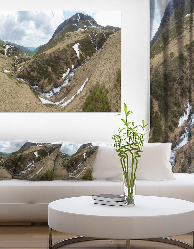 DesignQ Wild Sprint Mountain Panorama - Landscape Artwork Canvas